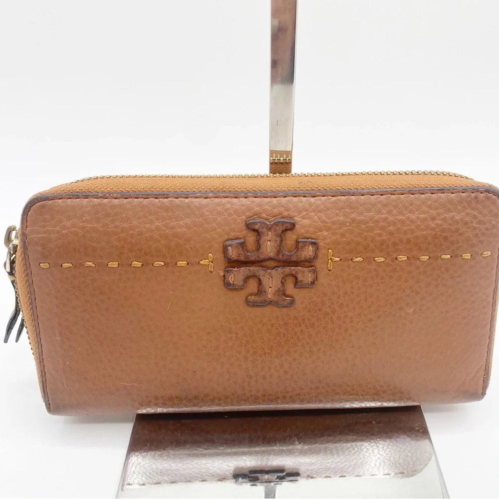 TORY BURCH Long Wallet Leather Caramel Color 7.5” x 4” Soft Leather Sleek